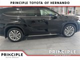 New 2025 Toyota Highlander Platinum image 4