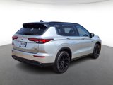 New 2025 Mitsubishi Outlander 4WD Plug-In Hybrid image 3