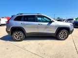 Used 2020 Jeep Cherokee Trailhawk image 5