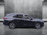 Used 2023 Toyota Highlander XLE image 4