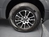Used 2023 Nissan Titan SV image 5