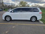Used 2014 Toyota Sienna XLE image 2