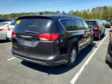 Used 2019 Chrysler Pacifica Touring-L image 2
