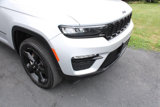Used 2024 Jeep Grand Cherokee Limited w/ Black Appearance Package image 5