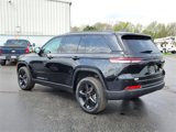 Used 2024 Jeep Grand Cherokee Limited w/ Black Appearance Package image 4