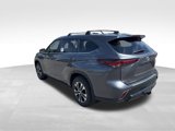 New 2025 Toyota Highlander XLE image 3