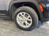 Used 2023 Jeep Grand Cherokee Limited image 4