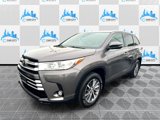 Used 2019 Toyota Highlander XLE image 3