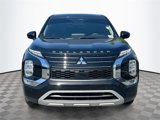 Used 2024 Mitsubishi Outlander SE image 2