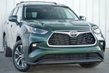 Used 2023 Toyota Highlander XLE image 2