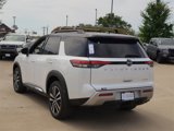 New 2025 Nissan Pathfinder Platinum image 2