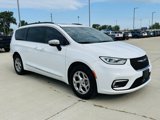 Used 2023 Chrysler Pacifica Limited image 2