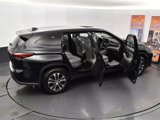 Used 2023 Toyota Highlander XLE image 6