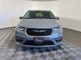 Used 2023 Chrysler Pacifica Touring-L image 2