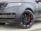 Used 2025 Land Rover Range Rover SV image 2