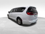 Used 2024 Chrysler Pacifica Touring-L image 3