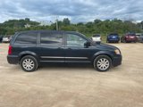 Used 2014 Chrysler Town & Country Touring image 5