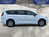 New 2025 Chrysler Pacifica Select image 5
