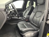 Certified 2024 Porsche Macan image 5