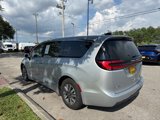 Used 2023 Chrysler Pacifica Touring-L image 5