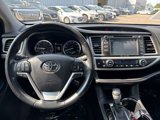 Used 2017 Toyota Highlander SE image 5
