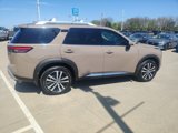 New 2025 Nissan Pathfinder Platinum image 4