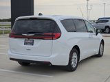 New 2026 Chrysler Pacifica Select image 4