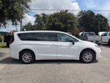 Used 2024 Chrysler Pacifica Touring-L image 2