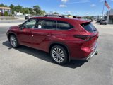 New 2025 Toyota Highlander Platinum image 3