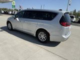 Used 2023 Chrysler Pacifica Touring-L image 6