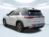 New 2025 Nissan Pathfinder Platinum image 4