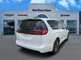 New 2026 Chrysler Pacifica Select image 4