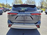 Used 2020 Toyota Highlander Platinum image 4