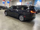 Used 2023 Chrysler Pacifica Touring-L image 3