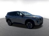 Used 2024 Nissan Rogue SV image 2