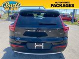 Used 2022 Volvo XC40 T4 Momentum image 5