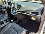 New 2025 Chrysler Pacifica Select image 5