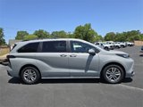 Used 2023 Toyota Sienna XLE Woodland Edition image 2