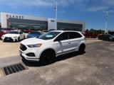 Certified 2024 Ford Edge SE w/ Black Appearance Package image 2