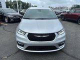 New 2026 Chrysler Pacifica Select image 3
