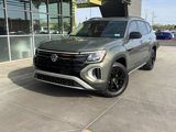 Used 2024 Volkswagen Atlas Peak Edition SE image 2