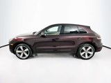 Certified 2023 Porsche Macan image 2