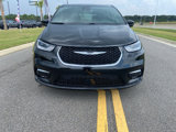 New 2026 Chrysler Pacifica Select image 3