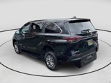 Used 2025 Toyota Sienna LE image 3