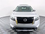 New 2025 Nissan Pathfinder Platinum image 2