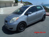 Used 2011 Toyota Yaris 4-Door Hatchback image 2