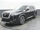 New 2025 Nissan Pathfinder Platinum image 3