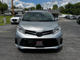 Used 2020 Toyota Sienna LE image 3