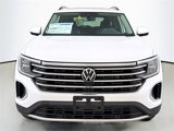 New 2025 Volkswagen Atlas SE image 2