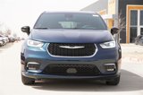 New 2025 Chrysler Pacifica Select image 2